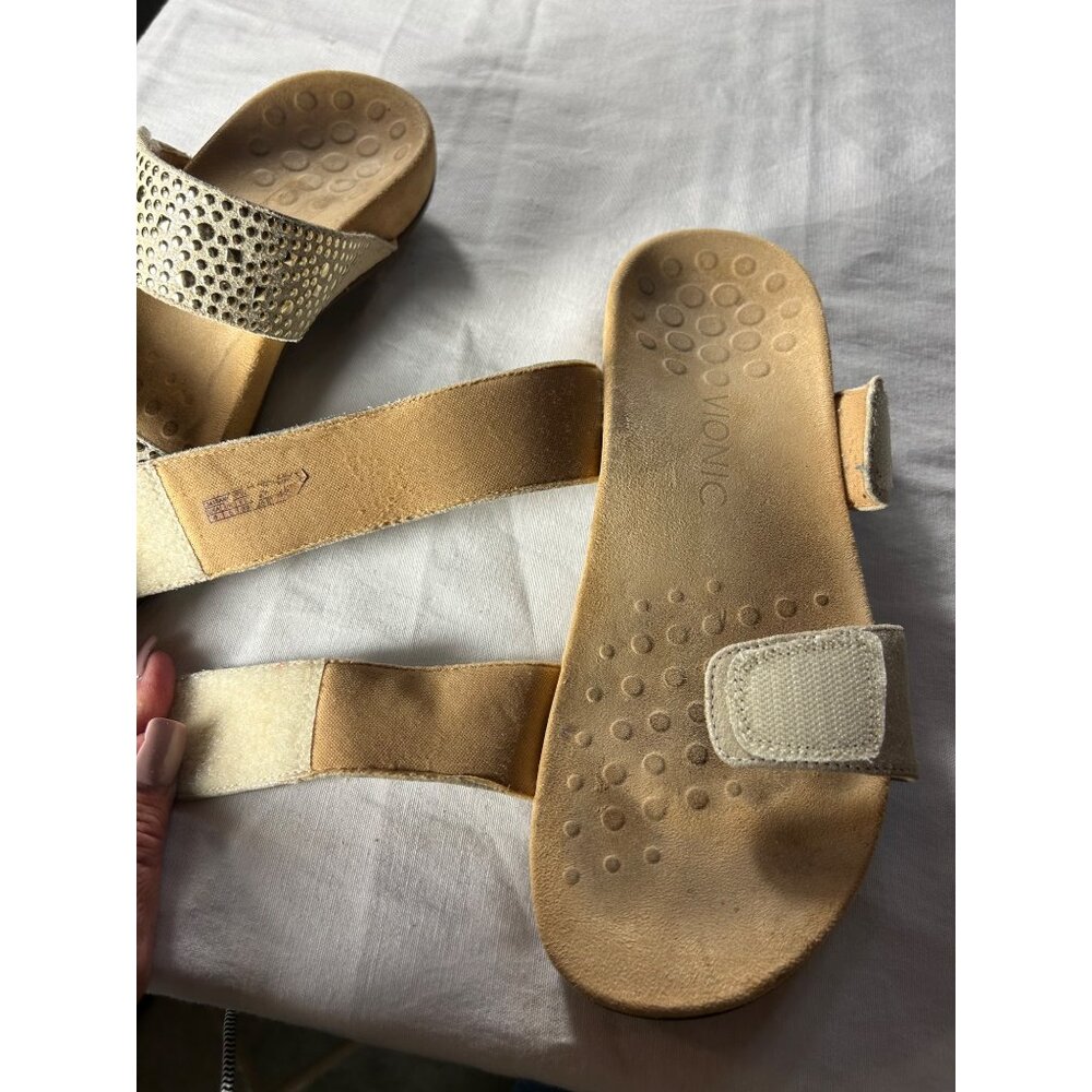 Womens Size 8 Vionic Slide Sandals Arch Support Beige Studded Design - Picture 8 of 12